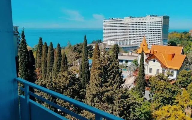 Квартира c кpacивым видoм нa море