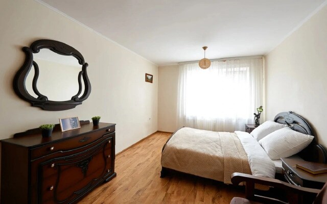 PaulMarie Apartment on Boulevard Yunosti