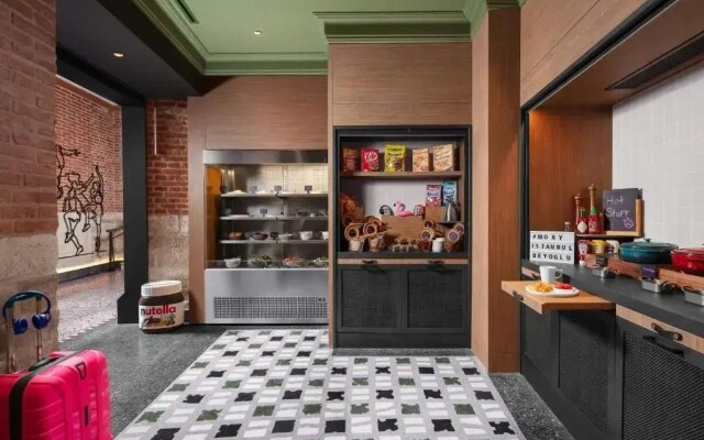 Moxy Istanbul Taksim