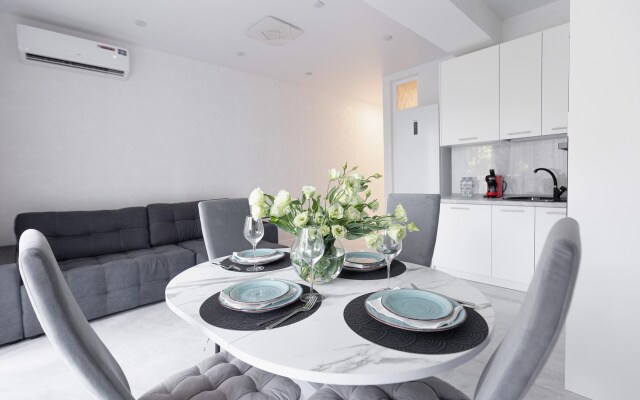 Апартаменты Red Apartments Светлана Парк Эльза