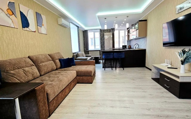 Квартира Неотель двушка рядом с Театром кукол