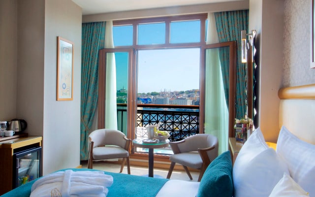 Momento Golden Horn Hotel