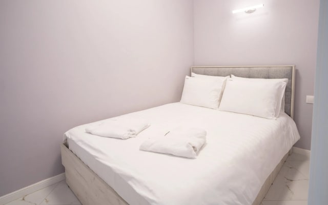Апартаменты Red Apartments Арт Лайт Сити Молисон