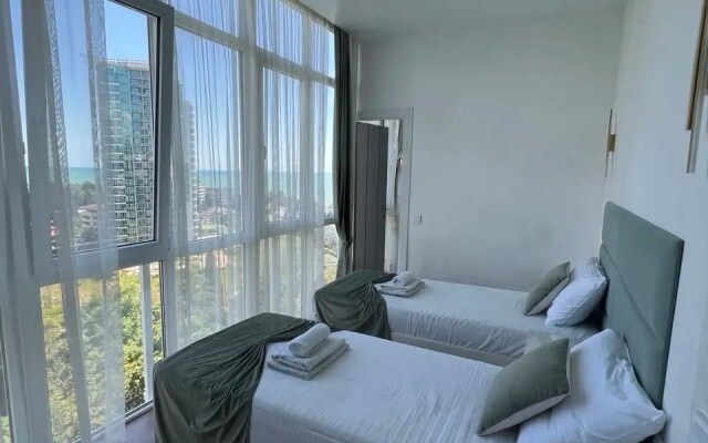 Апартаменты с Видом на Море Svetlana District by the Sea 4