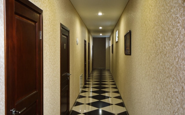 Меблированные комнаты  Rich House