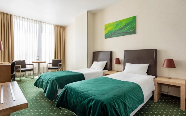 Green City Hotel