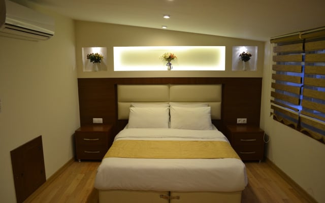 Seven Days Hotel