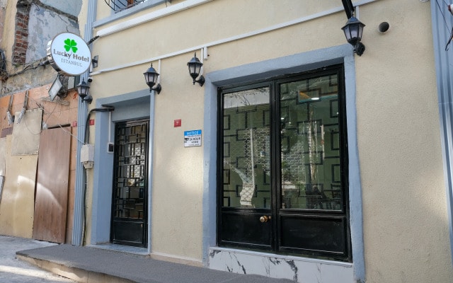 Отель Lucky Hotel Istanbul