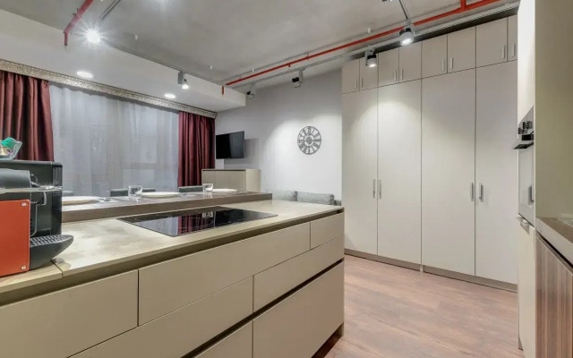 Апартаменты Люкс с Видом на Город Business Apartments