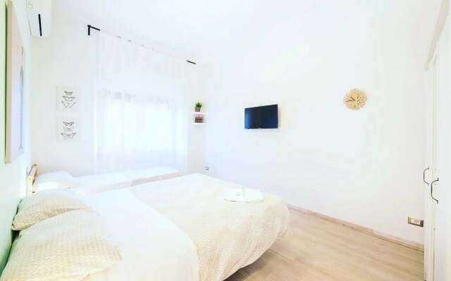 Mini hotel The Place to Be & B