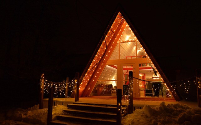 Частный дом A-frame DubHouse