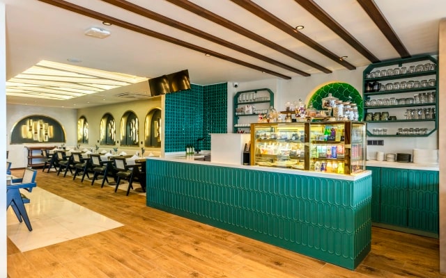 Hotel Elysian Airport