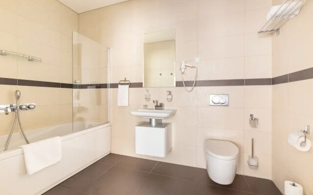 Rockmond 61 Junior Suite 3