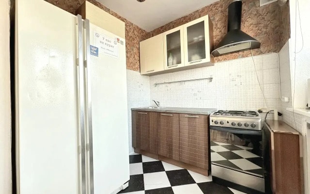 Квартира двухкомнатная в центре на Кирова рядом со стадионом Химик