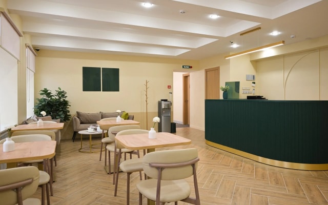 Отель Mirum Hotel
