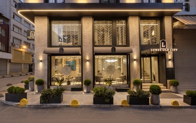 Lunet Old City Hotel