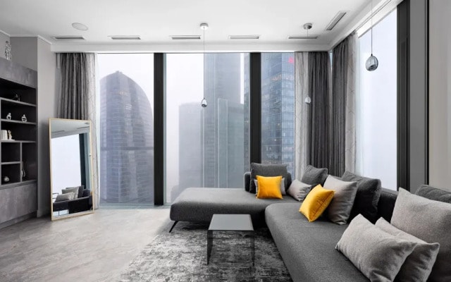 Стильный угловой апартамент в Neva Towers