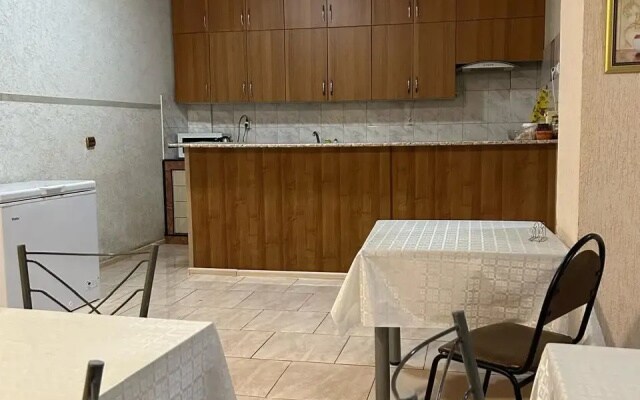 Меблированные комнаты Семья