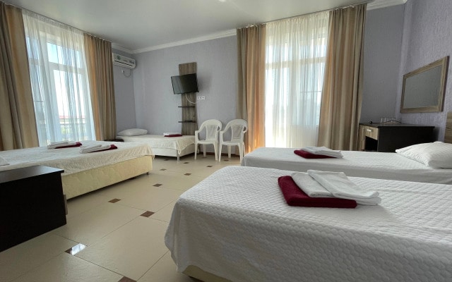 Shantal Hotel