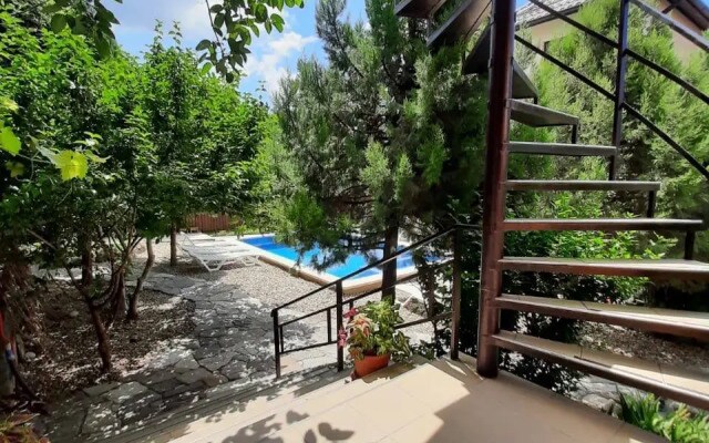 U Harlampyicha Guest House