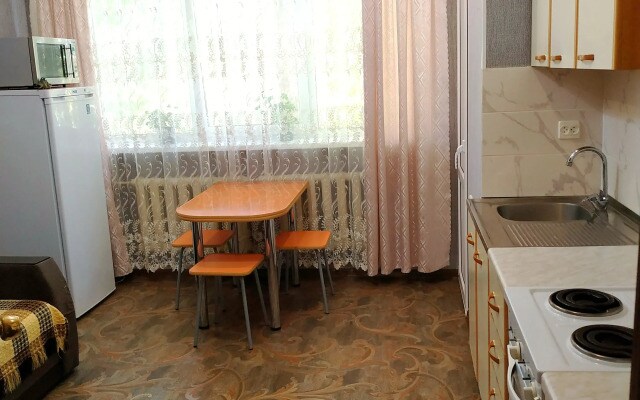 Квартира с большой кухней 12м.кв