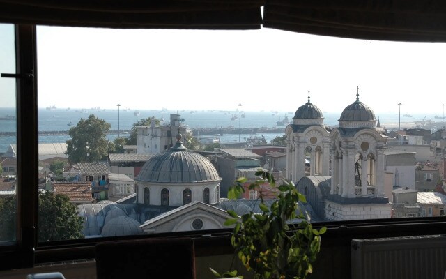 Отель Grand Liza