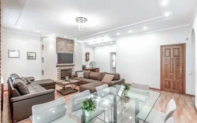 Апартаменты Big city Apartment