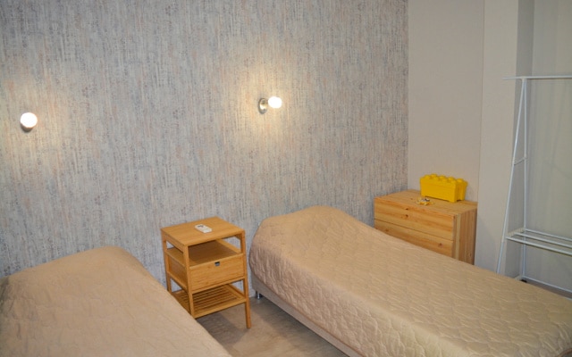 Апартаменты Двухкомнатная квартира в элитном поселке с частным пляжем