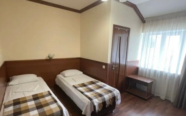 Semeyny Na Trudyaschikhsya 68A Guest House