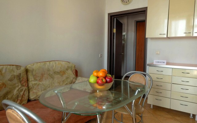 S Khoroshim Remontom Apartments