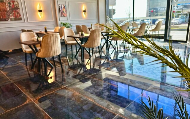 Skymoon Airport Hotel