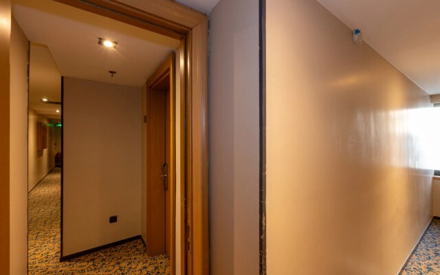 Pera Tulip Hotel