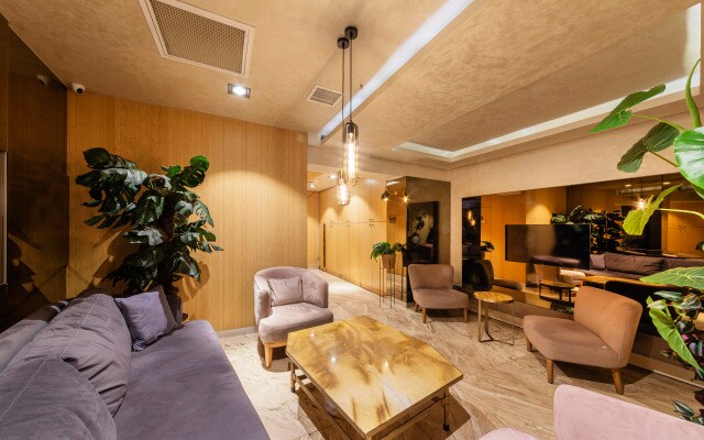 Ayramin Deluxe Hotel