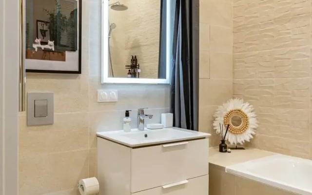 Квартира N8