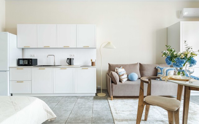 Апартаменты с Отдельным Входом и Террасой Вид на море Home Group