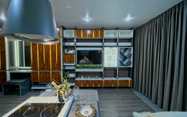 Апартаменты с Балконом и Видом на Город Elite Apartments