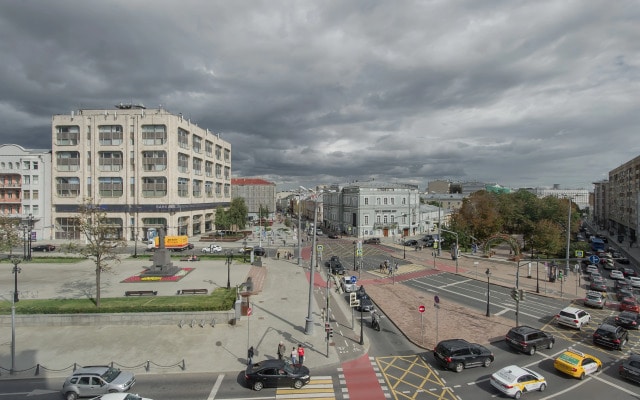 Квартира GM Apartments Стильная Трехкомнатная на Бульварном кольце