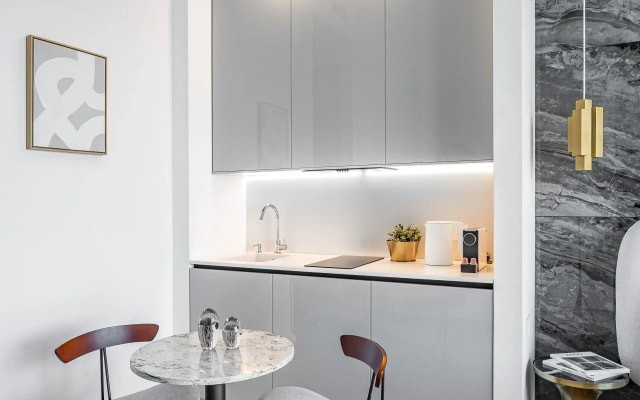 Апартаменты SkandiLOFT Deluxe High Floor
