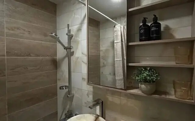 Квартира Трехкомнатная в Центре Жд Округа