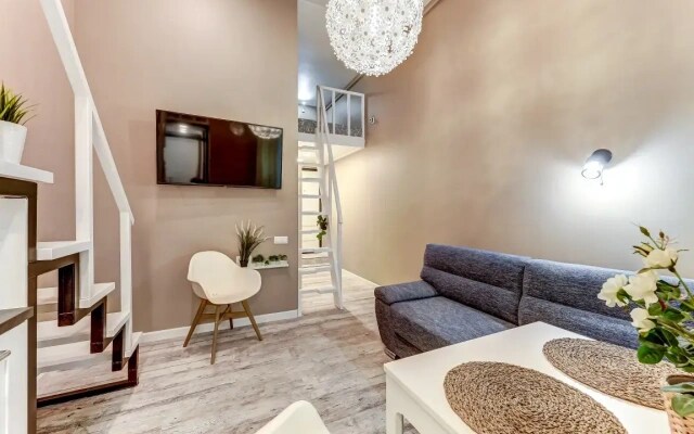 Апартаменты SweetHome на Мойке 40