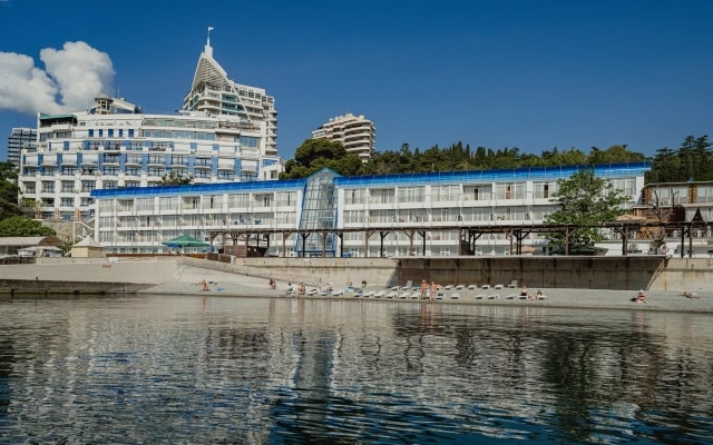 Отель Левант