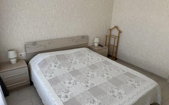 Квартира 565 Сдаётся Посуточно с Балконом - Толстый Мыс