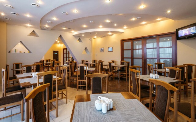 Отель Атлантик by USTA Hotels