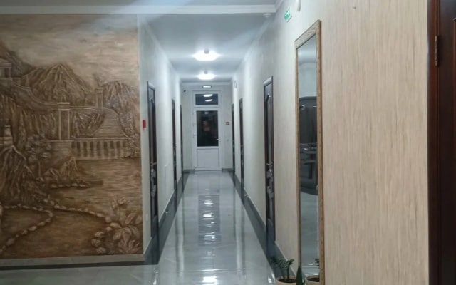 Отель Сара