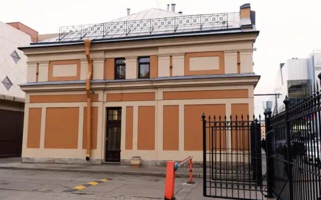 Гостиница Петя и Волк