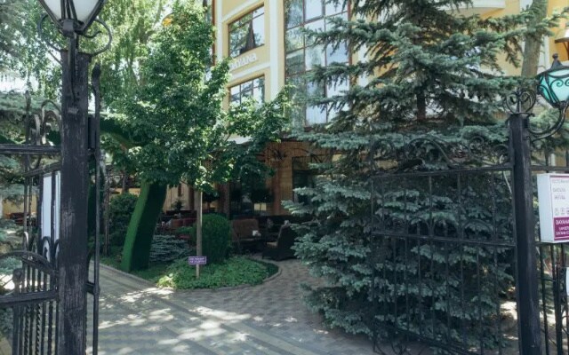 Отель Даяна