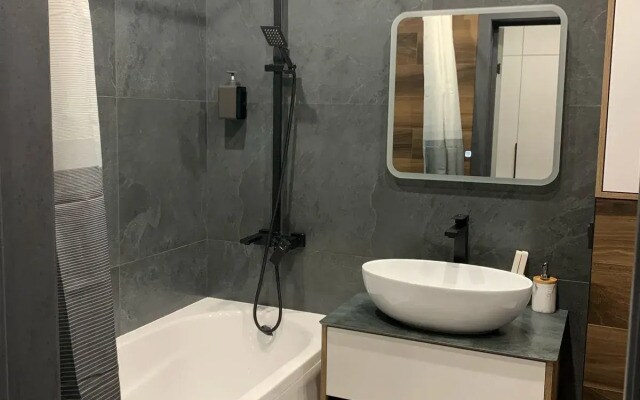 Квартира Комфортная на летчика Захарова 16