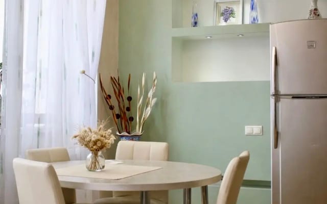Квартира Сеть Насутки38|Калейдоскоп Впечатлений: Комфорт и Уют в Самом Центре Города
