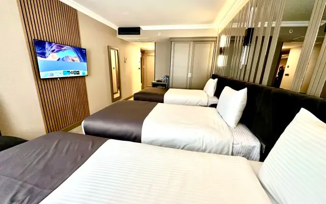 Aven Hotel