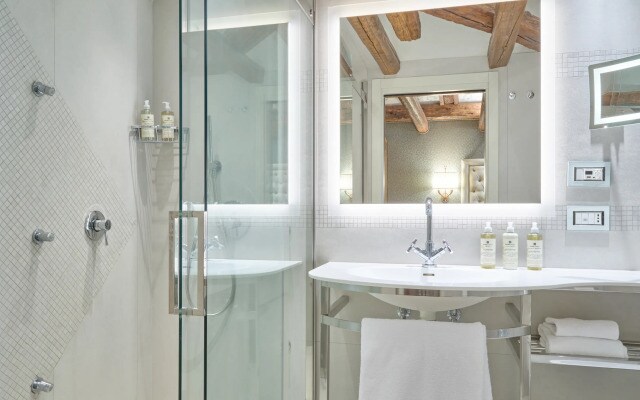 Отель Santa Chiara Hotel